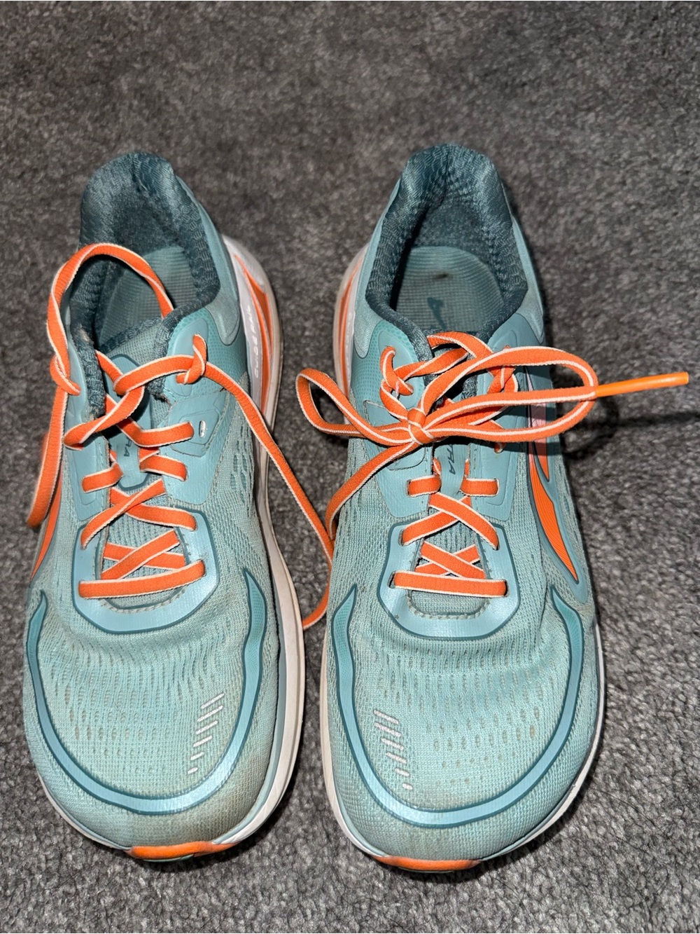 Altra Paradigm 6 - Lightly Worn